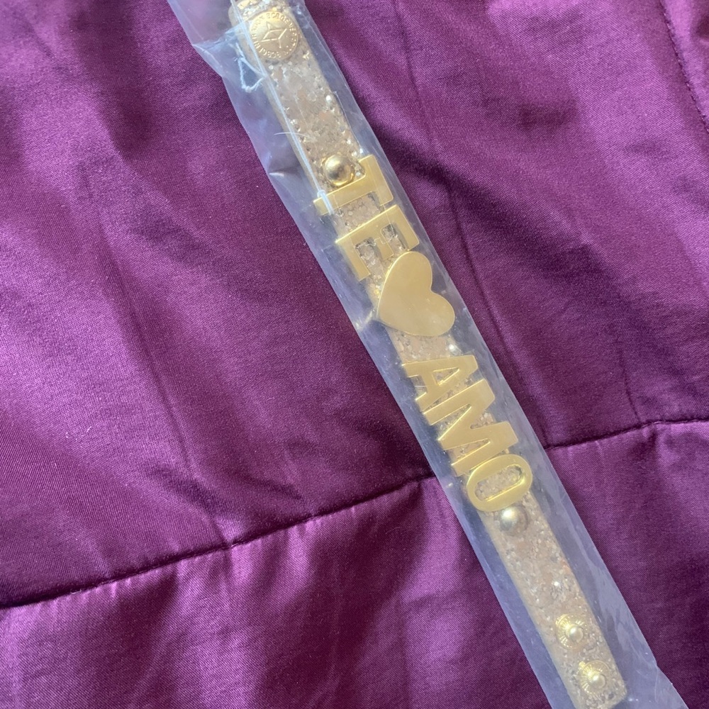 BCBG “Te💜Amo” Expression Bracelet